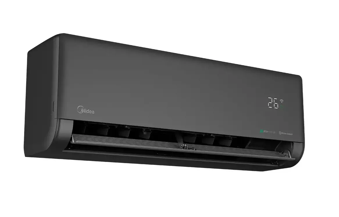 Tmavá nástenná klimatizácia Midea Solstice Dark v modernom byte